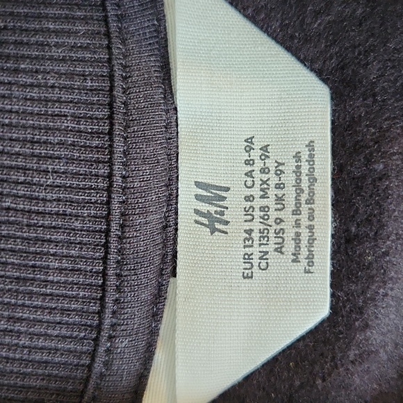 NEW H&M 2-piece dragon printed set - Picture 3 of 11